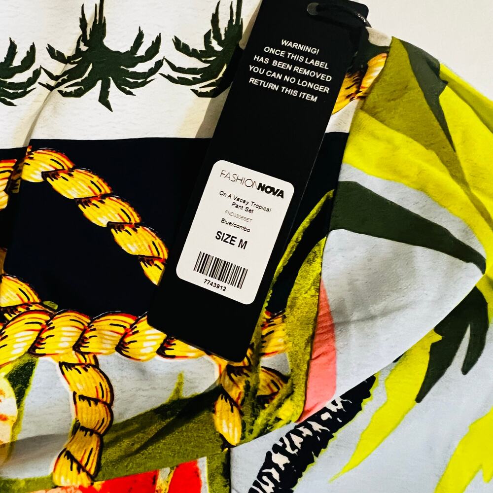 Fashion Nova On A Vacay Tropical Print Top Pants Set Size M Medium NWT - Picture 3 of 11